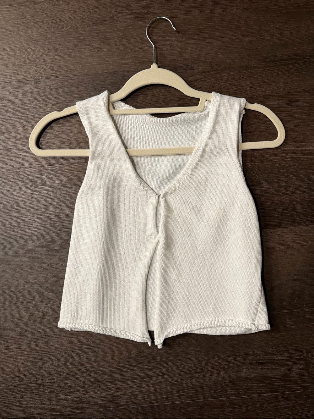 Sleeveless V-Neck Knit Tank Top in Off-White